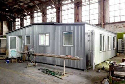 Процесс производства модульного офиса в цеху. AV-modul